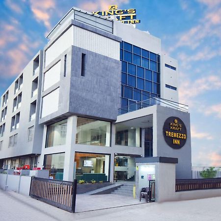 Kings Kraft Tremezzo Inn, Somnāth Εξωτερικό φωτογραφία